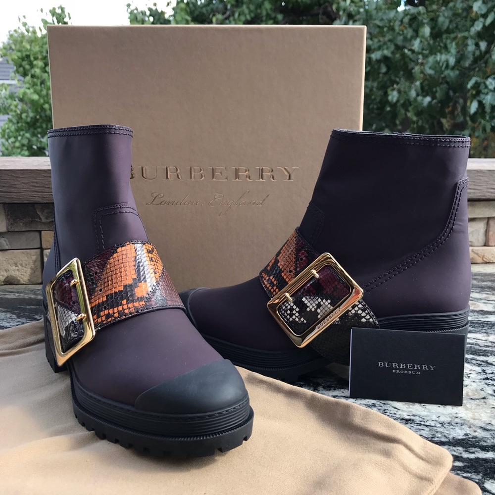 Burberry Whitchester Buckle Dark Claret SZ40.5 NWT - Picture 4 of 6